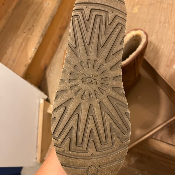 TALL CHESTNUT UGGS - LIKE NEW - Picture 5 of 5